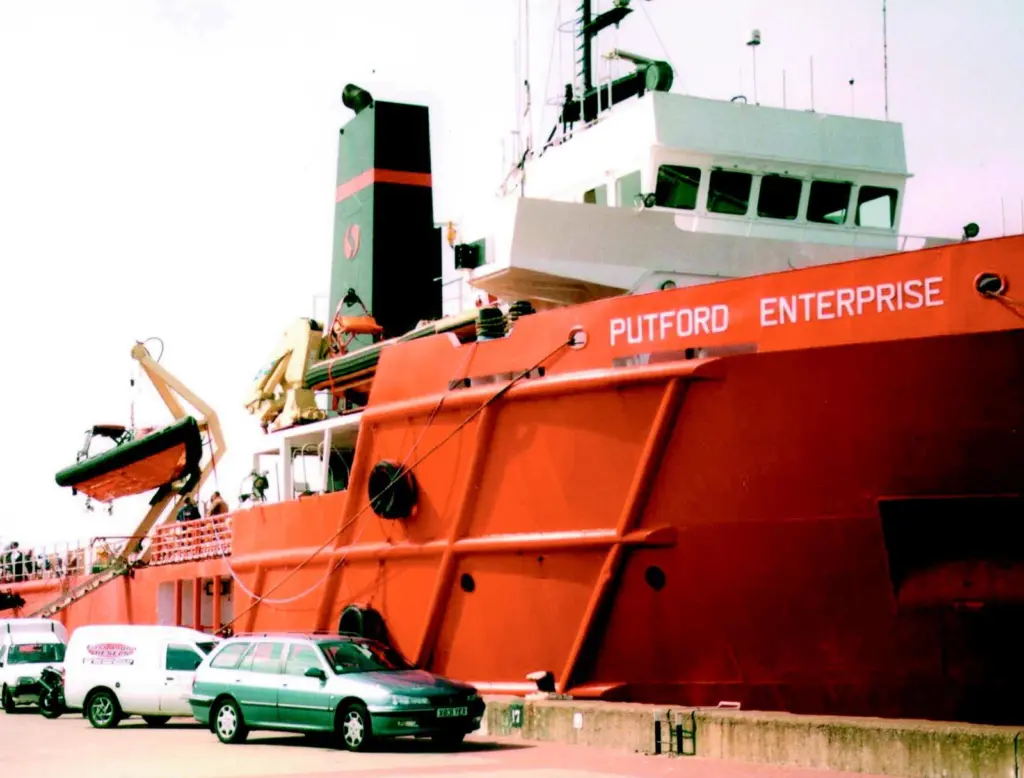 Two Effer cranes fitted to the Putford Enteprise bring the number in service with the Boston Putford fleet to 20.