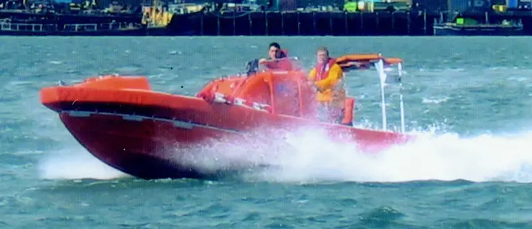 Norsafes Mako 655 in a demonstration run off the seawork pontoon.