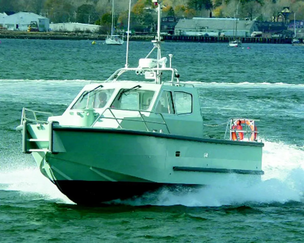 The Canadian DND boats are powered by Volvo D6-310 engines driving UltraJet 305 waterjets.