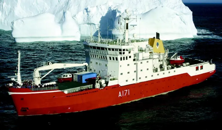 Metalock Engineering UKs expertise at in-situ deep hole drilling has enabled Deep Sea Seals to retrofit new sterntube seals to HMS Endurance.