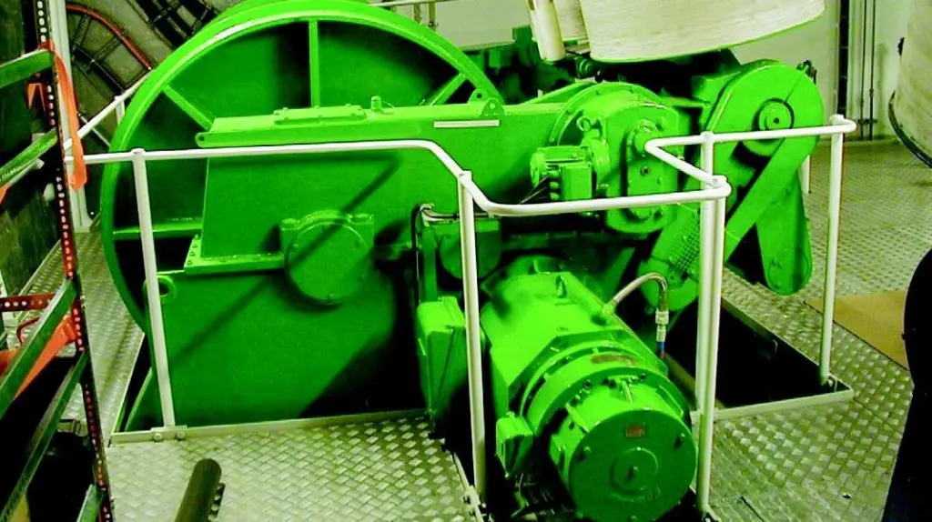 A spooling device developed by HATLAPA ensures that delicate cable is wound onto the storage winch gently.