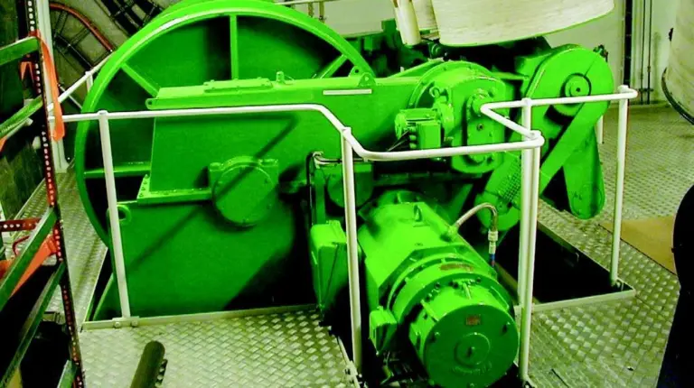 A spooling device developed by HATLAPA ensures that delicate cable is wound onto the storage winch gently.