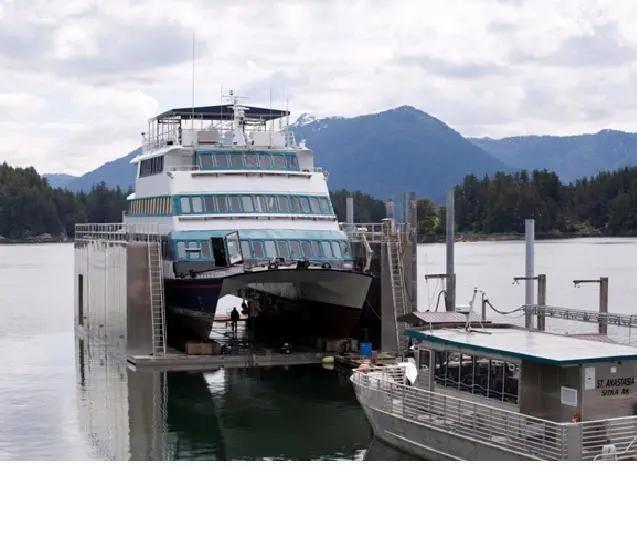 The platform is designed to be a completely self contained unit capable of lifting vessels weighing up to 1,000 tons.