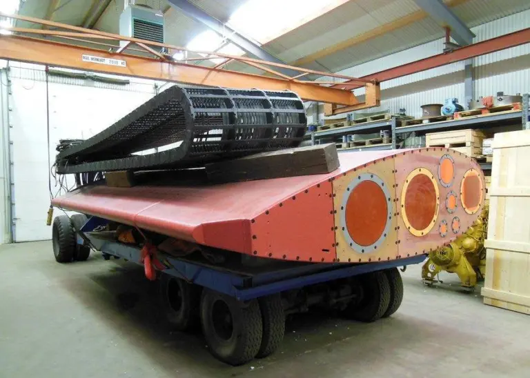 p keel ready for fitting