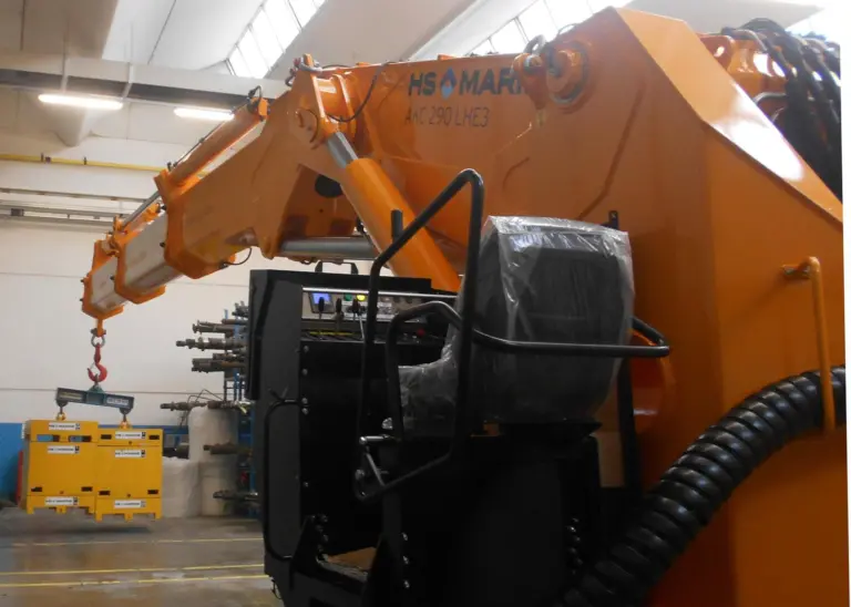 HS Marine crane undergoing testing