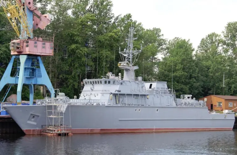 The yard builds a wide variety of military and civilian vessels up to a length of 100 metres