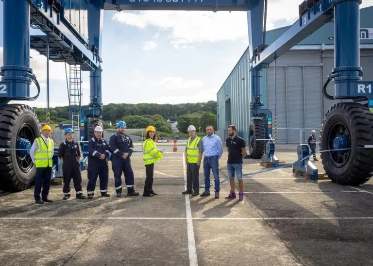 The remote controlled amphibious marine hoist weights 60t and is almost 12m tall