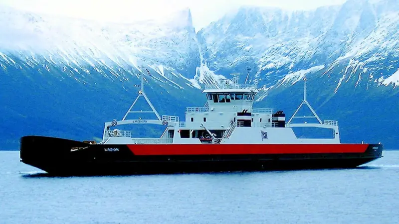 The MF Vardehorn continued in service as an engine replacement installation was completed.