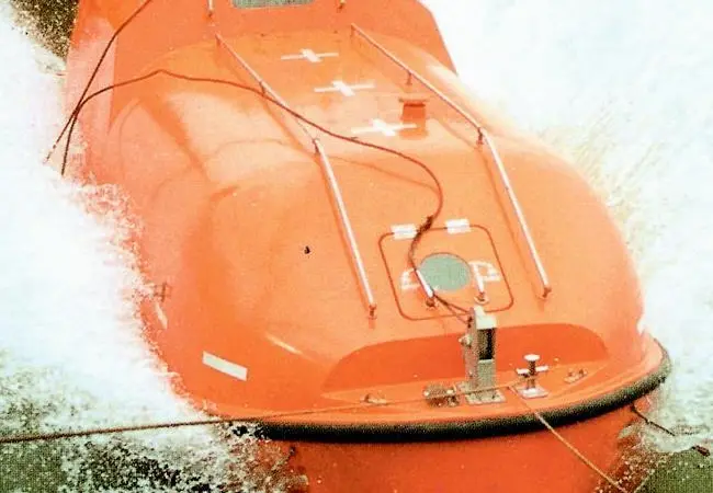 The newly developed fully enclosed lifeboat has a capacity of 102 persons.