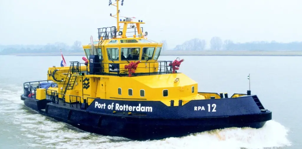 Caterpillar 3412E TA main engines give a maximum speed of 13.3 knots and a 15 tonnes bollard pull.