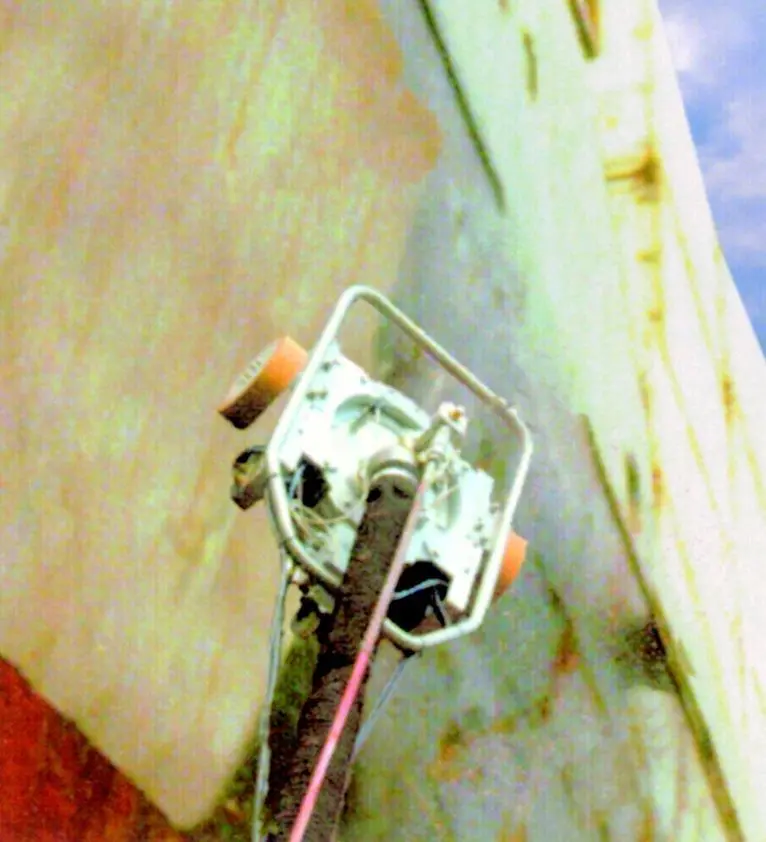 Calders Spiderjet 3000 cleans right up the side of a ships hull while the operator remains safely on the ground.