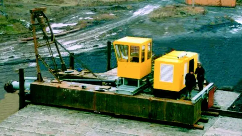 One of De Groot Nijkerks earlier CZ150 dredgers for a Ukrainian customer is seen on site.