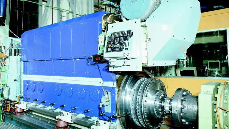 Prototype testing of the 8 cylinder propulsion engine shows it resiliently seated direct on vertical mountings.