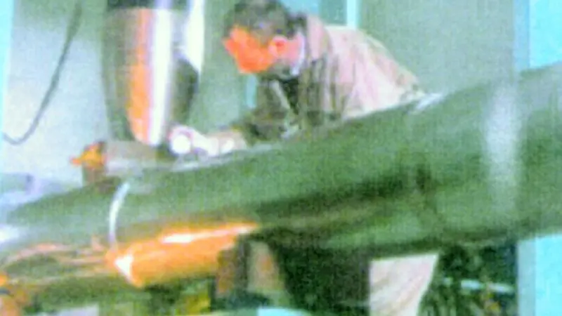The bent shaft undergoes hydraulic straightening.