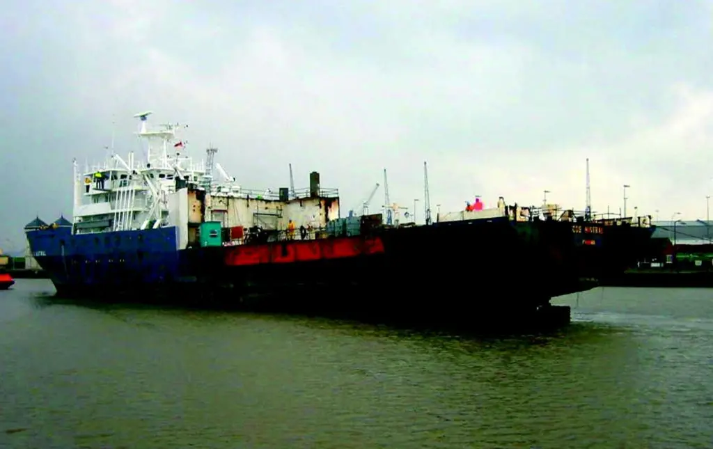 French seismic ship Mistral gets revamp at MWB.