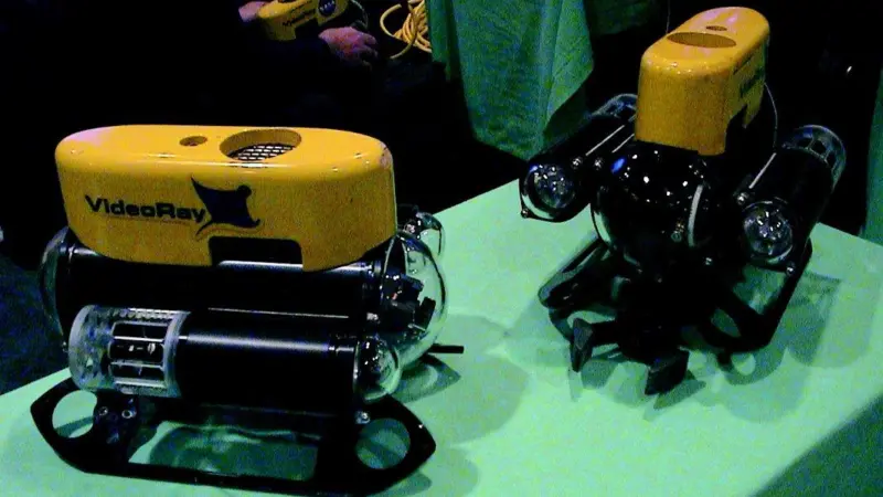 VideoRay 2002 remains the smallest ROV available.