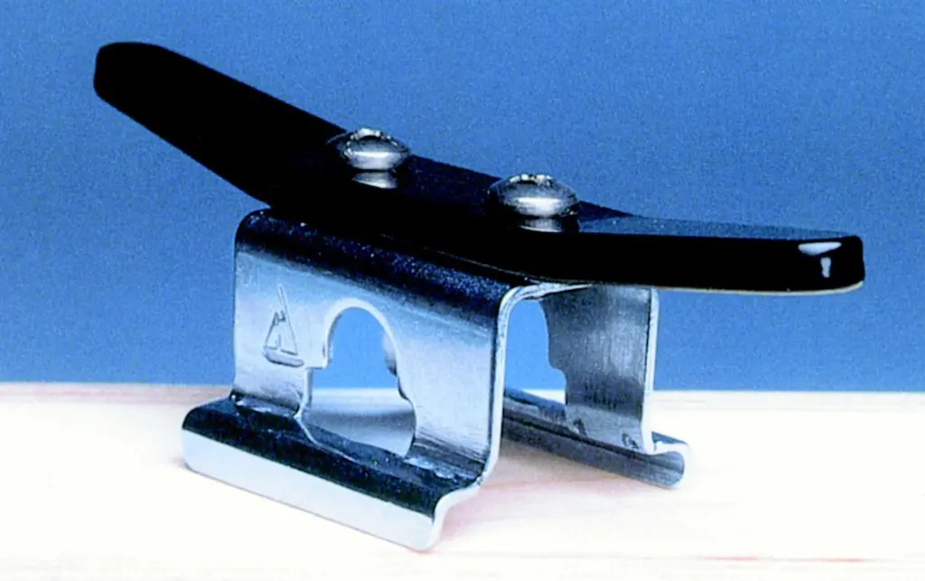 The new bracket from Johnson Marine fitted with a nylon coated aluminium cleat.