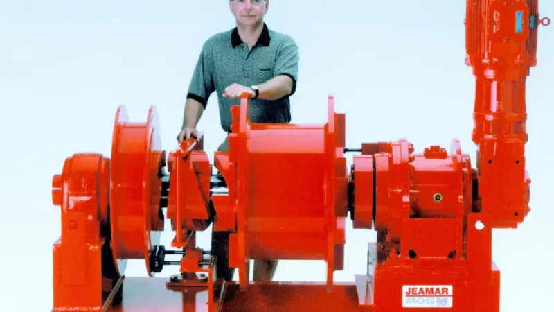 This Jeamar Winch has a line pull of 22,000lbs with a variable line speed of up to 40ft per minute.