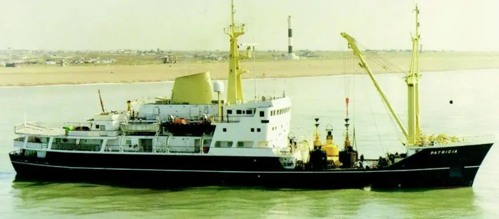 The THV Patricia, a regular fixture at previous seaworks, is seen attending a Class 2 buoy for lift, clean, waterjet and inspection. Trinity House has won more than 20 new customers in the last year.
