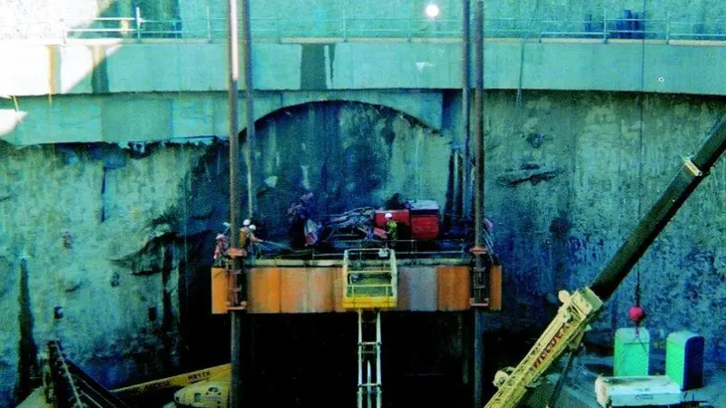 The jackup barge Zee Jack Skipper provides a large, stable platform for drilling crews to access the tunnel workface.