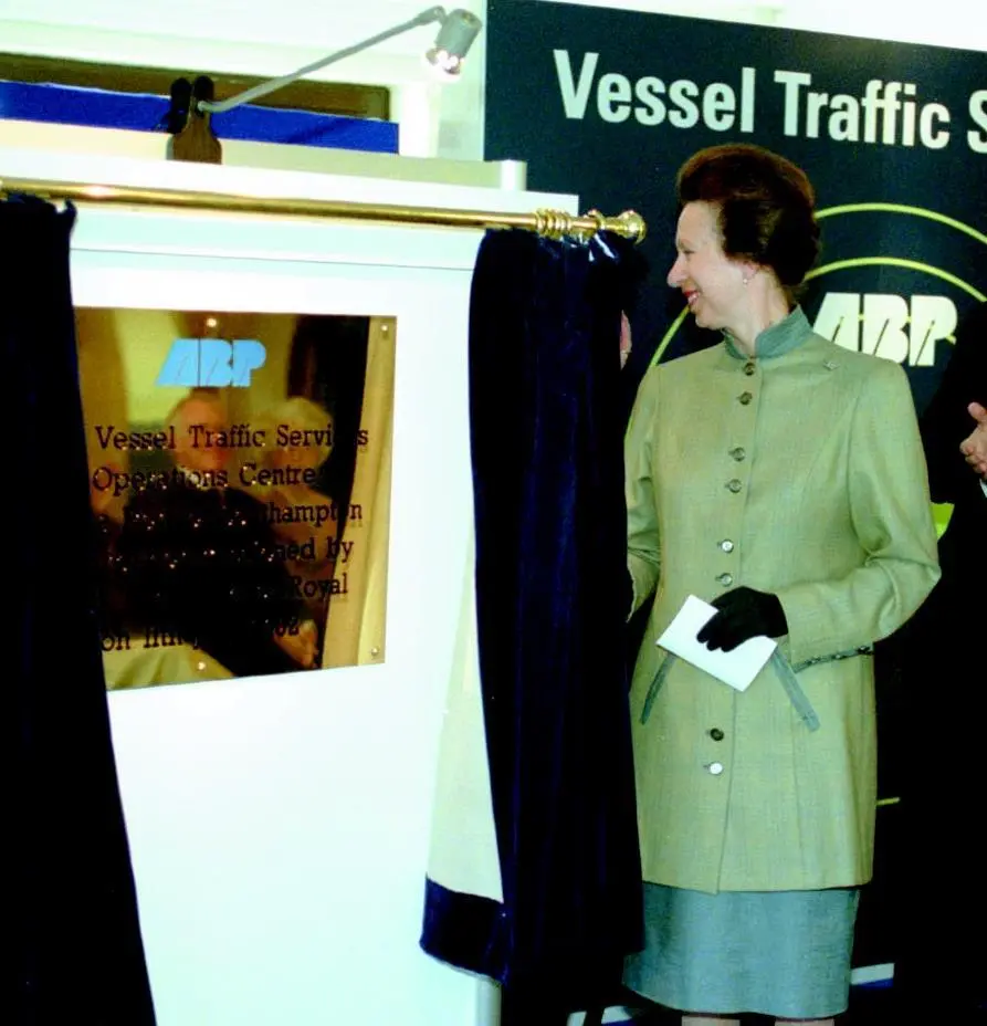 HRH unveils the plaque re-commissioning the VTS operation centre.