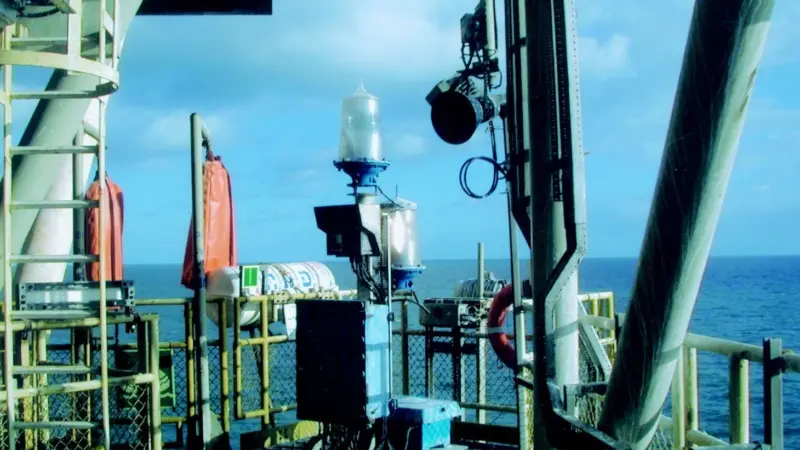 A Syncrolan light station of the type installed on the Brovig Crystal Ocean.
