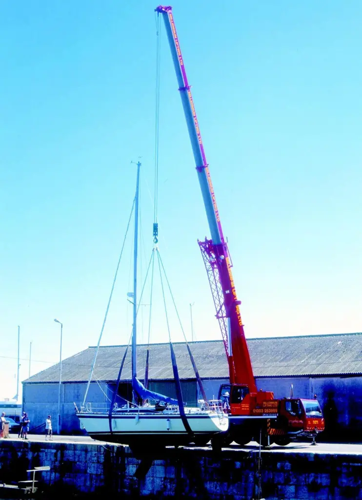 Millennium Liftings new crane makes light work of a harbour heavy lift.