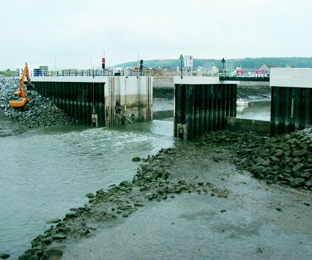 The new marina was created by impounding the harbour at Burry Port with new walls and a 14m wide impounding gate.