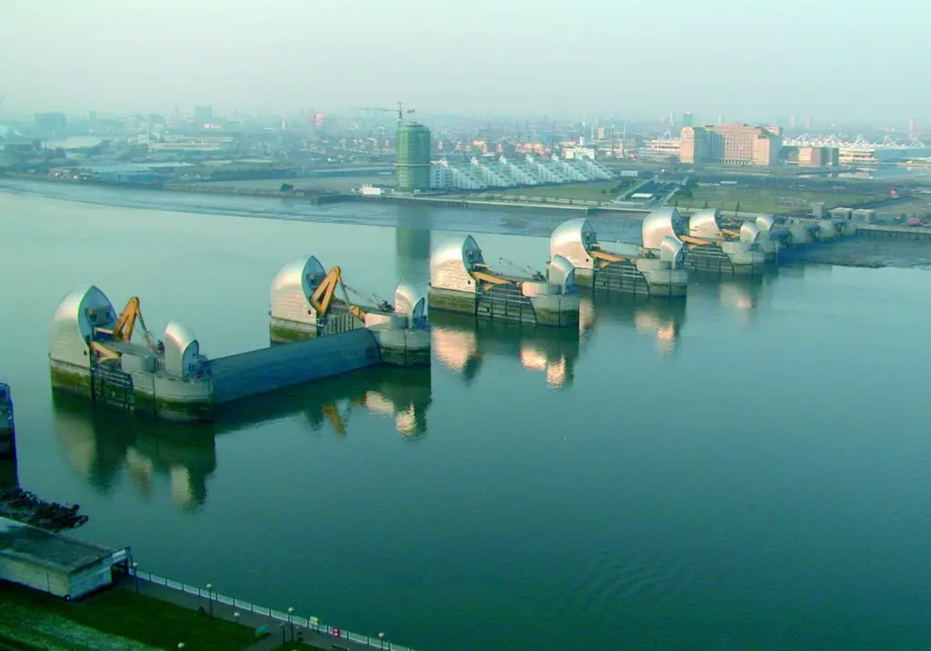 The Thames Barrier Navigation Centre will receive radar and traffic information via Westicas Multirate Radio System