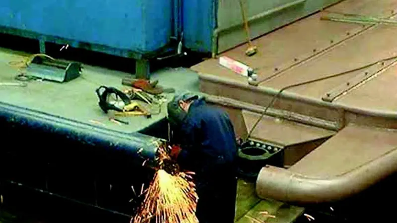 Cutting work underway during the refuit of the Wilcarry.