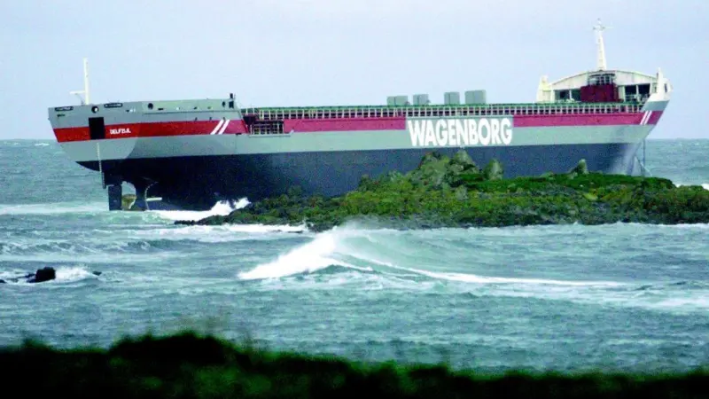 A team from Klyne Tugs and Smit refloated the Vermontborg.