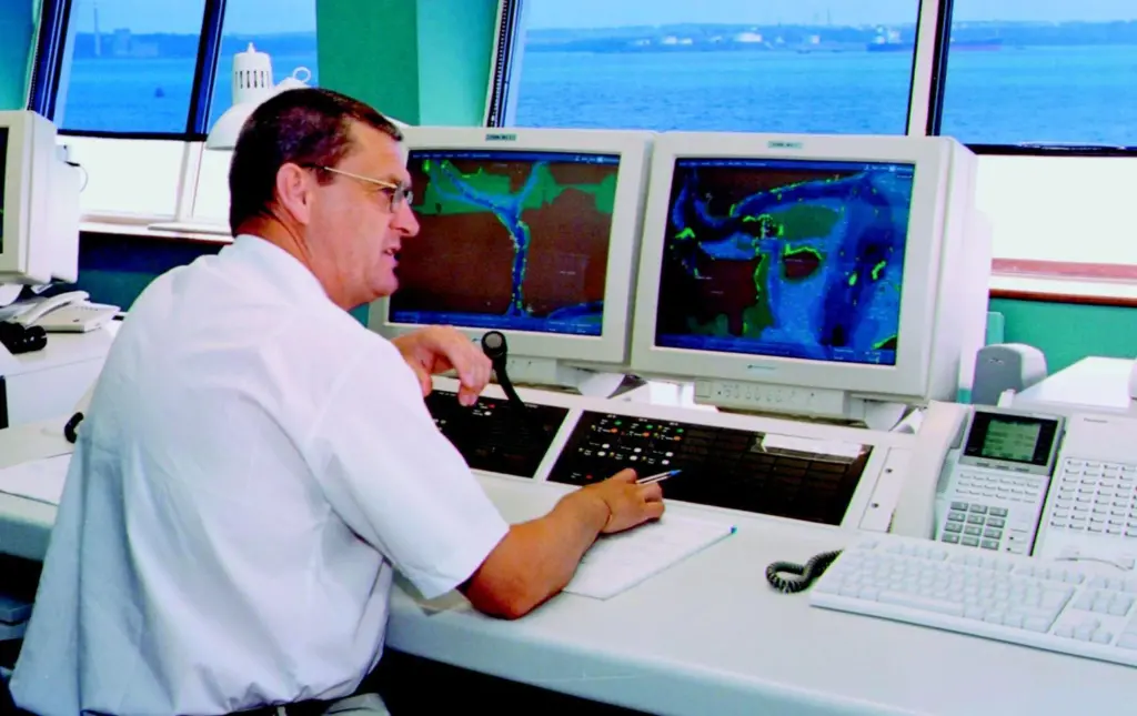 The VTS display for the Port of Cork provides port controllers with extensive radar coverage combined with tracked locations of Port Authority Vessels.