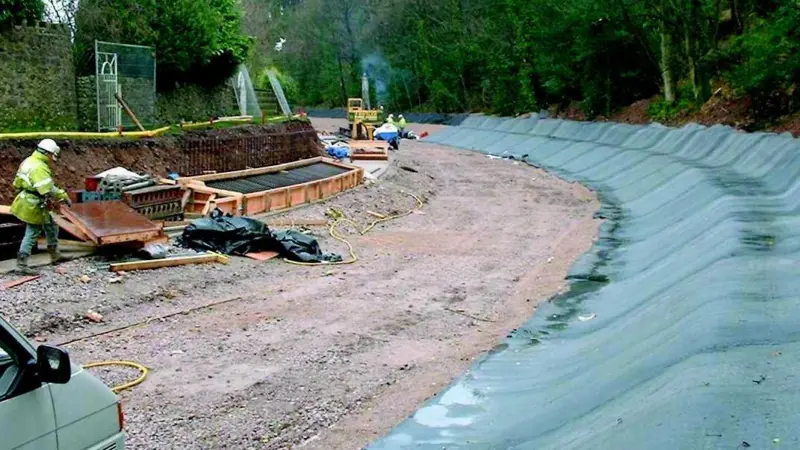 British Waterways has installed a flexible liner in the Lancaster Canal at Thwaites Brow to prevent future leaks.