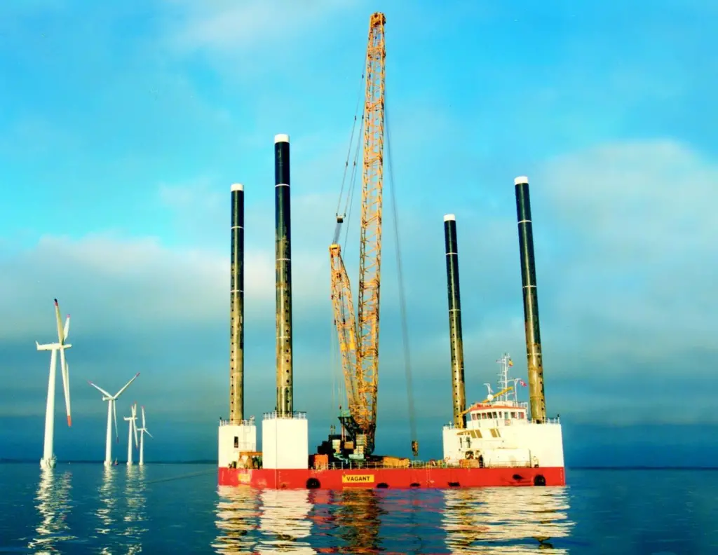 HSS and Dredging International used their purpose-built jack-up Vagrant to install the wind turbines on the Samso offshore wind farm.