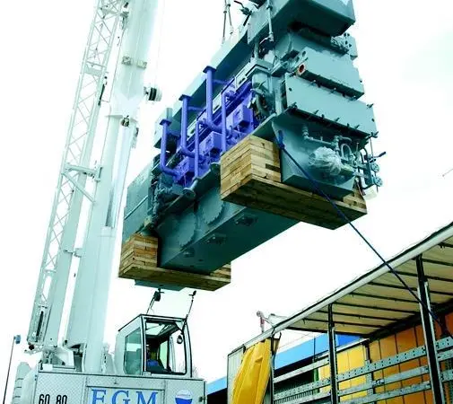 The new test engine is loaded for delivery to the TotalFinaElf Research Centre.