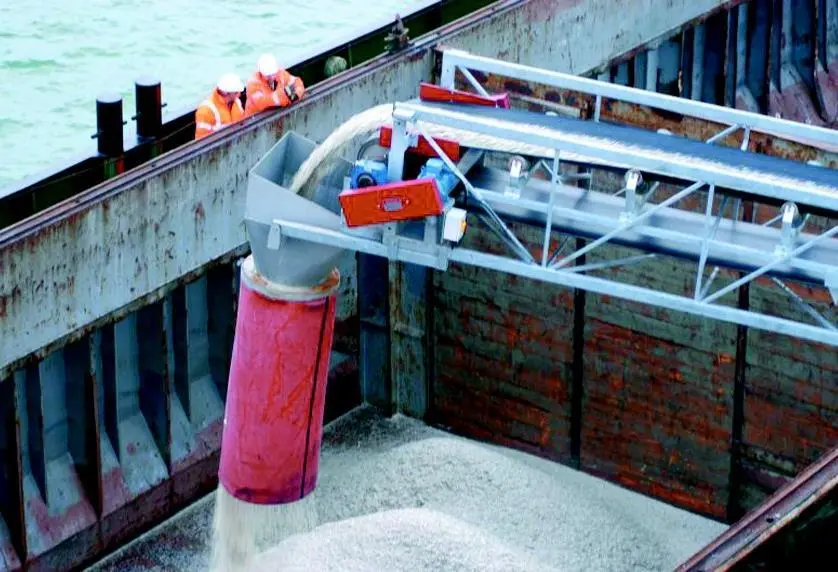 The first load of recycled bottle glass is delivered on board MV Sea Kestrel.