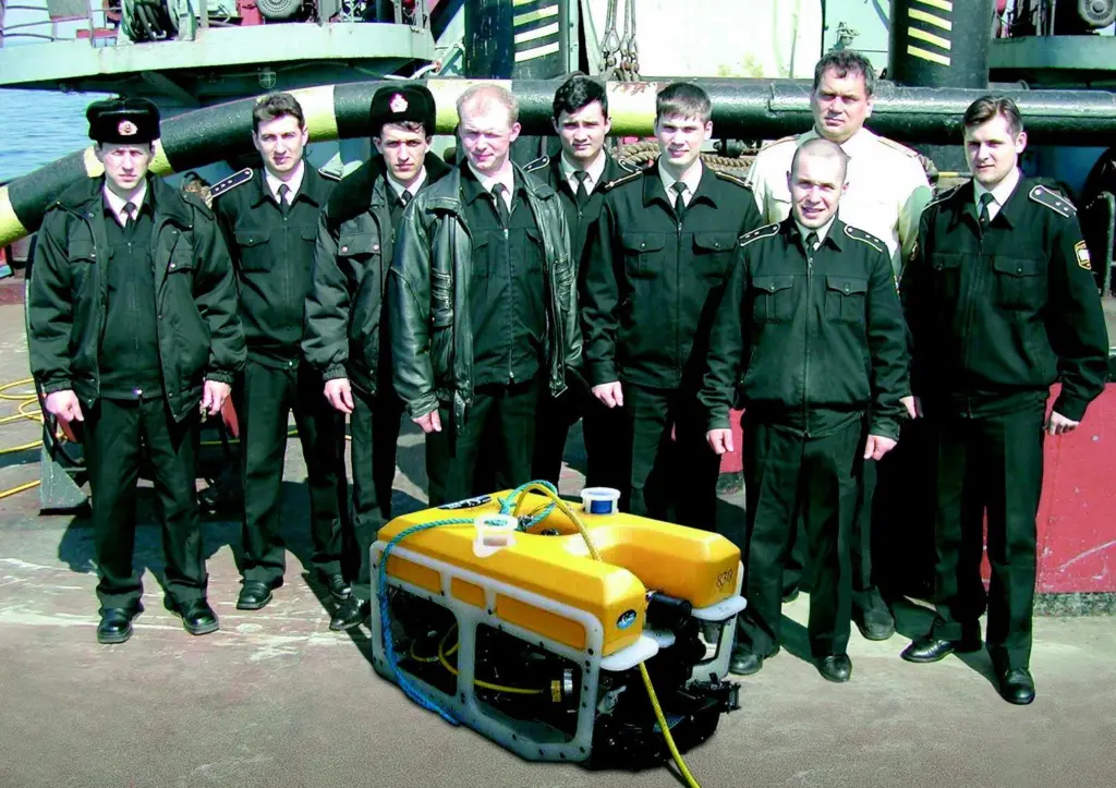 The Russian Navy recovery team.