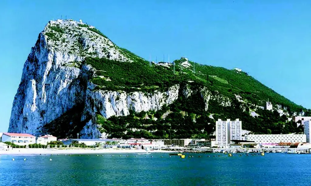 Emu conducted a comprehensive survey along the proposed route of Gibraltars sea outfall.