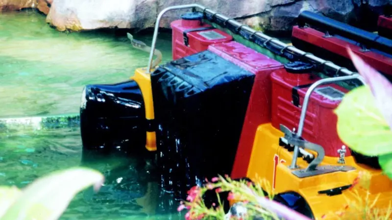 Portmere Rubber manufactured the collision buffers attached to theme park boats at Universal Studios in America.
