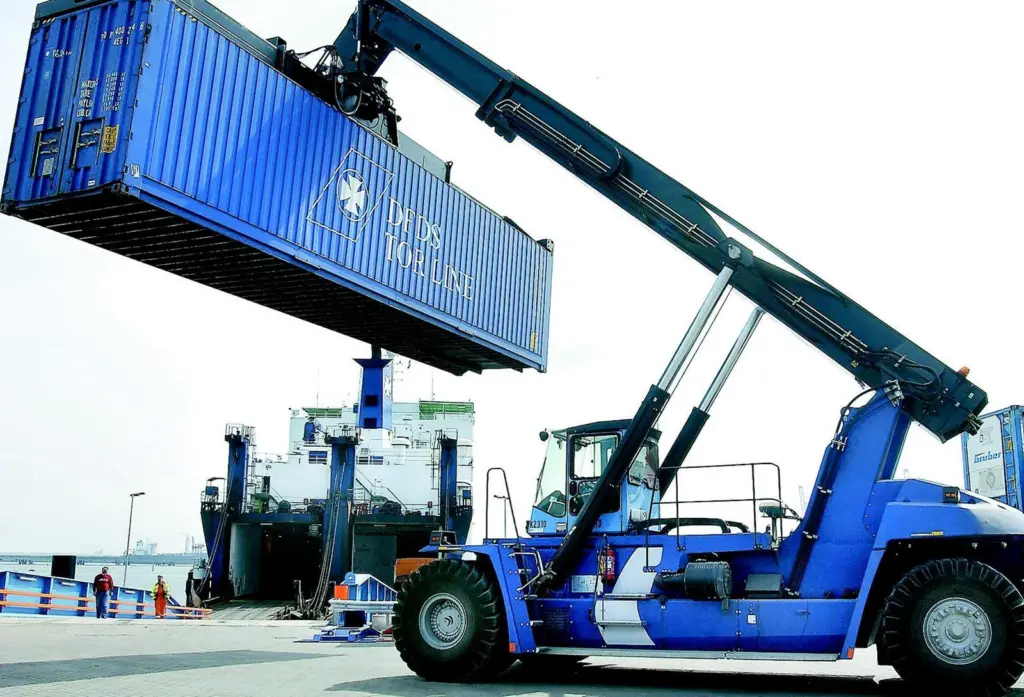 DFDS Tor Line has extended its handling equipment agreement with Kalmar to three European ports.