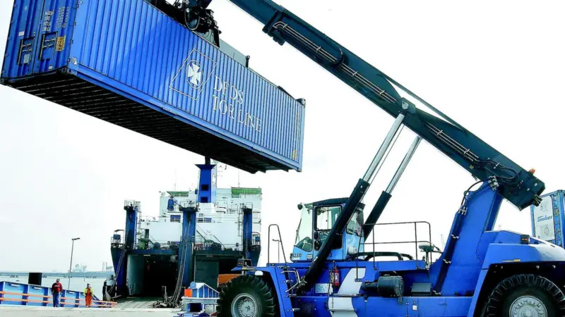 DFDS Tor Line has extended its handling equipment agreement with Kalmar to three European ports.