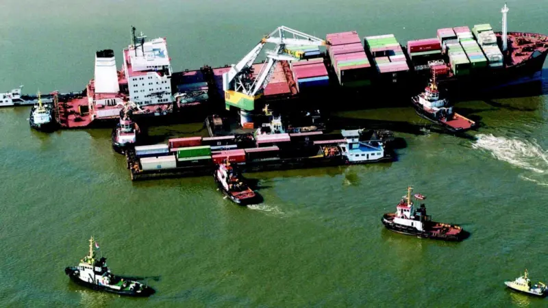 A record number of tugs and salvage craft refloated Pelican 1 - courtesy Peter Buteijn.