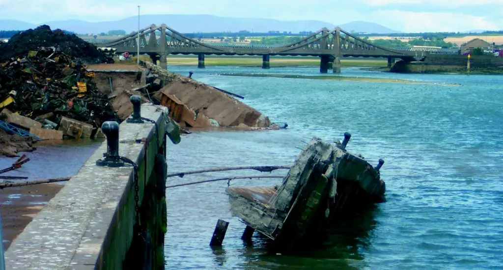 Subsea Visions ROV enables a survey of Montrose Ports collapsed quay wall which would be unsafe for divers to conduct.