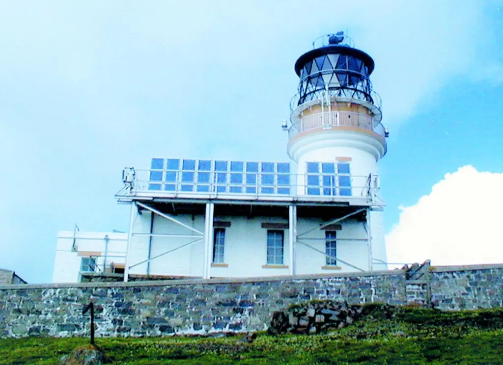 Saft Sunica rechargeable nickel-cadmium batteries have been installed at the Flannan Isles Lighthouse in the Western Isles of Scotland.