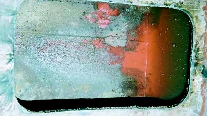 The exposed cofferdam prior to insertion of the new plate.