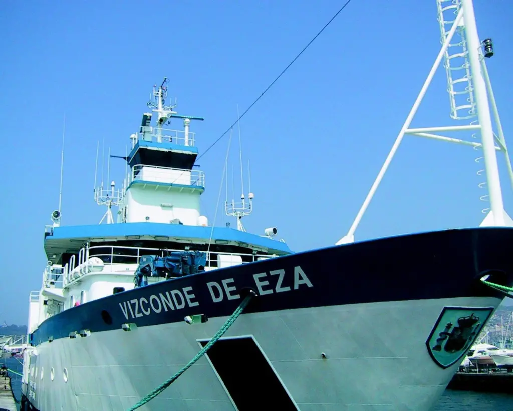 Medium sized and smaller vessels benefit from Inmarsat service,