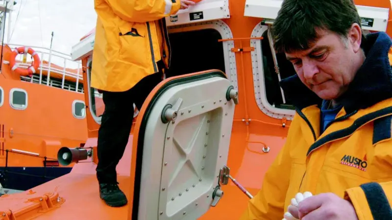 RNLI riggers Paul George and Russ Anthony are among a team of six now working towards an ITE assessed qualification.