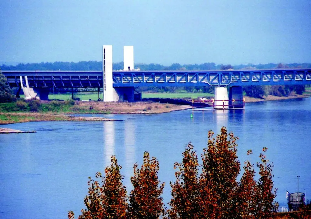 Cementing east-and west: the new waterway junction at Magdeburg.