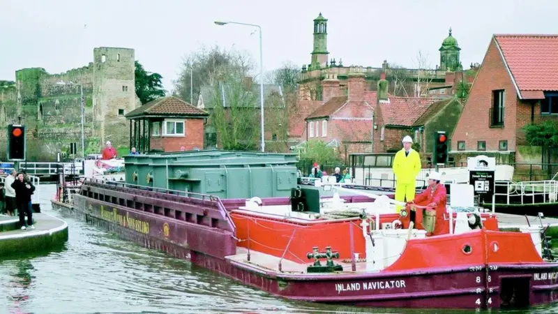The village of Staythorpe had never seen the likes of Inland Navigator and its cargo before.