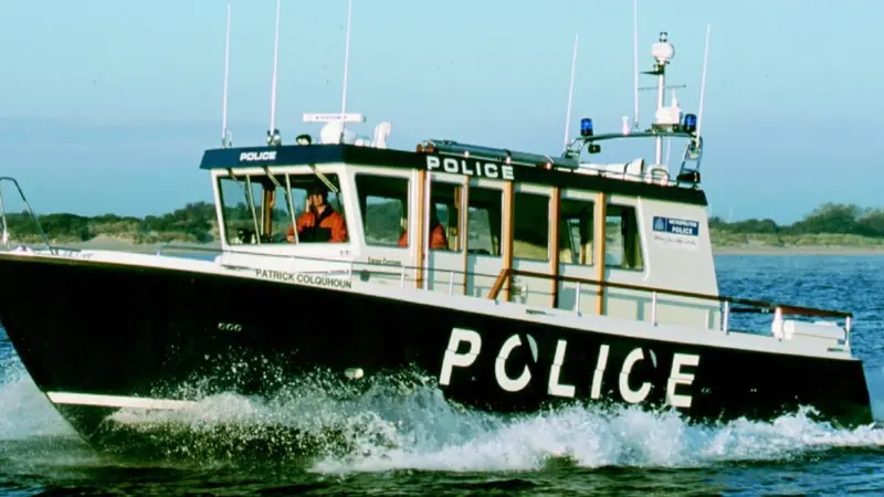 Powered by twin 440 hp Yanmar diesels, the Mets latest Targa made 40 knots during trials.